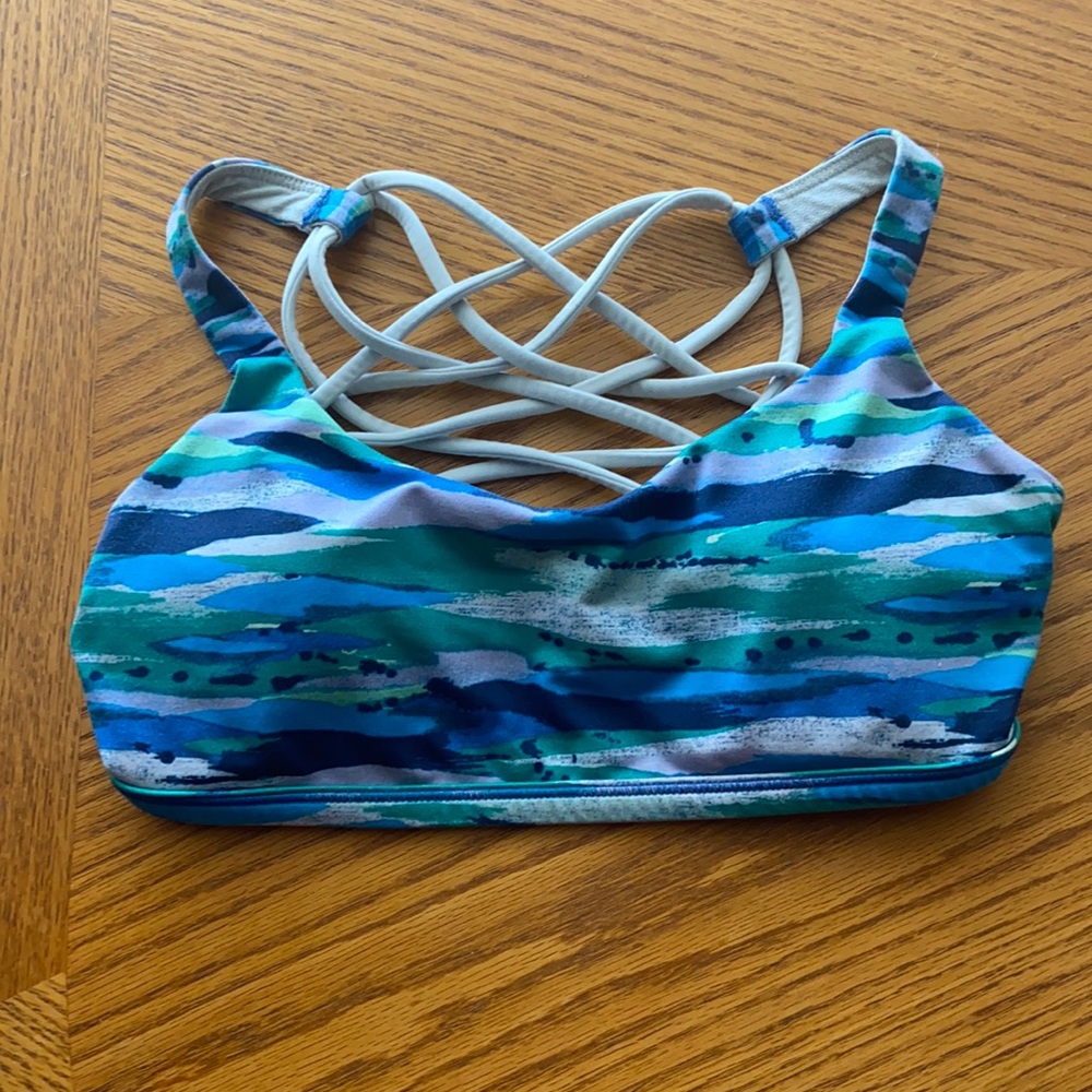 Free to be wild lulu lemon sports bra